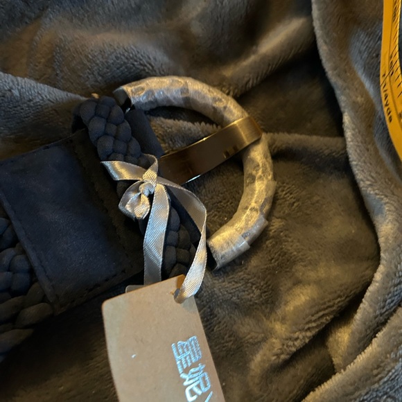NWT Arielle Navy Blue Faux Suede Woven Fashion Belt - Picture 3 of 7